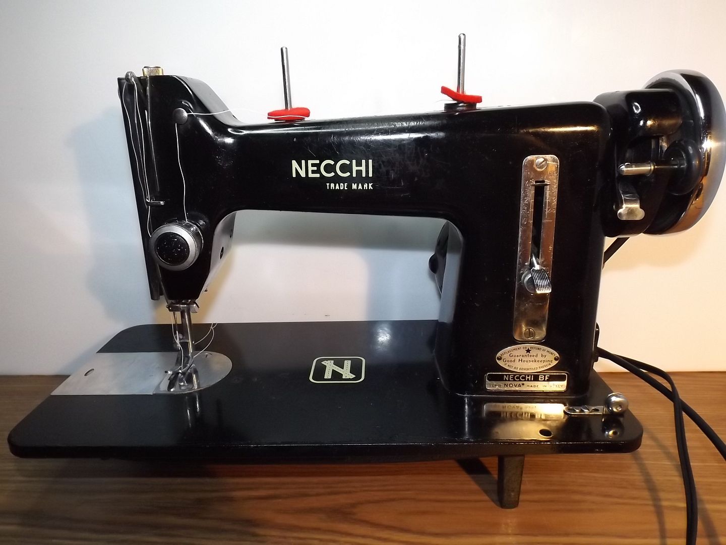 NECCHI Industrial Strength HEAVY DUTY Sewing Machine LEATHER