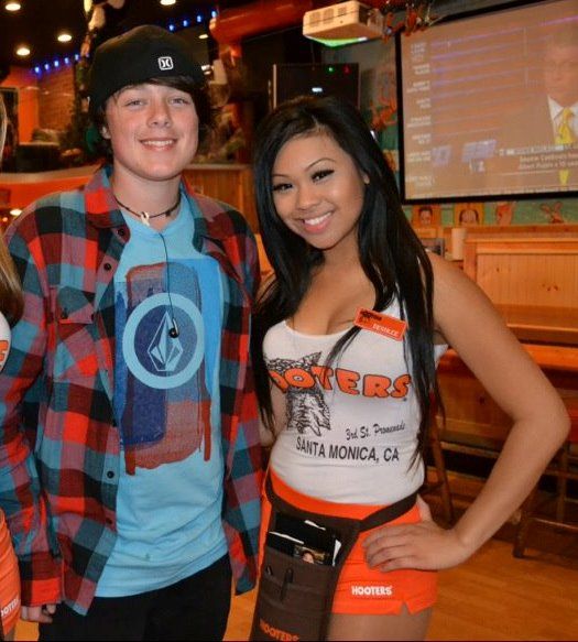 hooterscrop.jpg