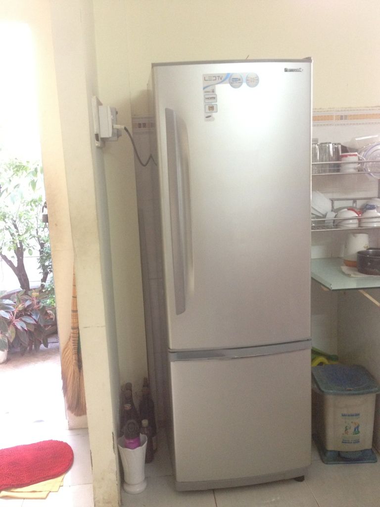 Tủ lạnh Panasonic 300 L và tủ đông Sanaky 350 L