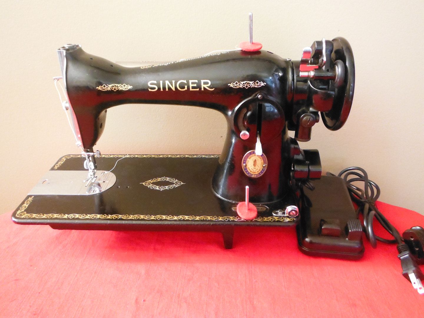 Singer 15-91 industrial strength HEAVY DUTY sewing machine LEATHER 1948